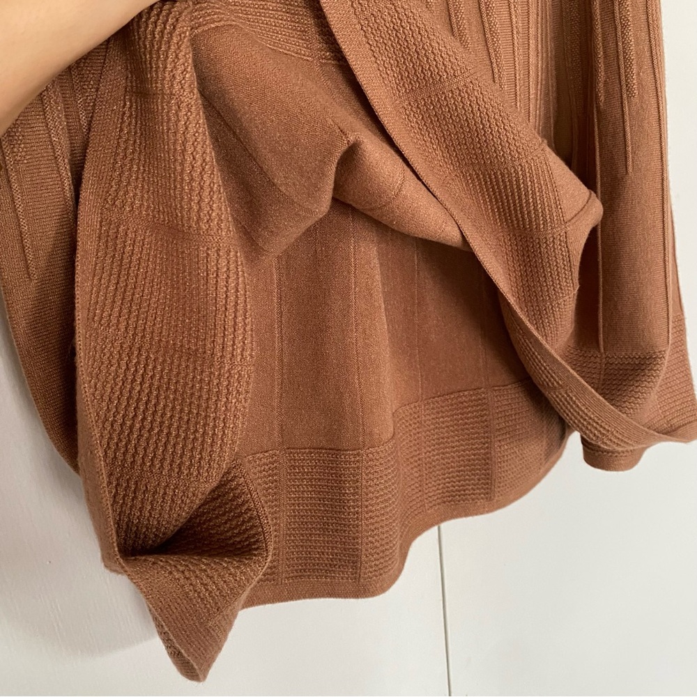 MILANO Elegant Camel Knit Pleated Skirt! 🍂 - Picture 9 of 14